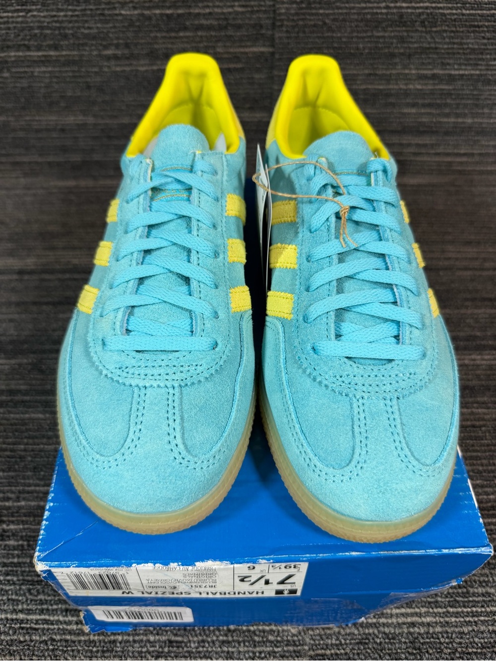 adidas Handball Spezial Blue Glow/Bright Yellow Gum Sole Suede Women’s 7.5 New - Picture 3 of 9